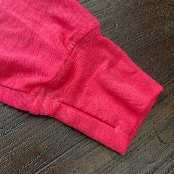 Free People NWOT Oversized long sleeve in a blend of Cotton. Rayon & Polyester. - Picture 5 of 7